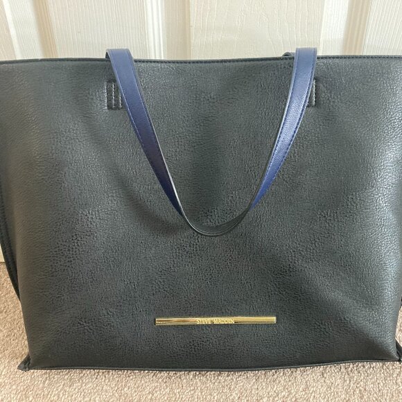 Beautiful Steve Madden Tote Bag - Picture 6 of 9